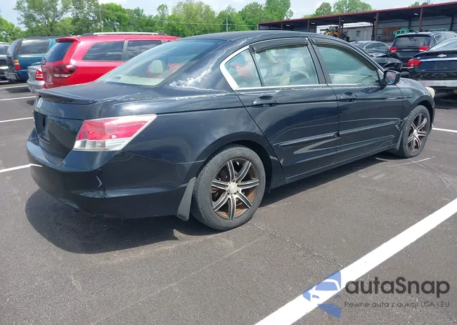 1HGCP26778A112908: 42130209