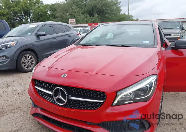 WDDSJ4EB2KN776696: 42130254