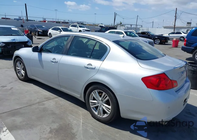 JN1CV6AP5DM305881: 42130352