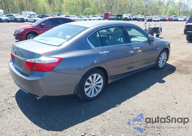 1HGCR2F7XFA055028: 42130381