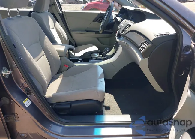 1HGCR2F7XFA055028: 42130381