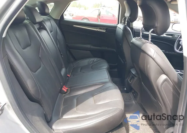 3FA6P0RU7DR281902: 42130457