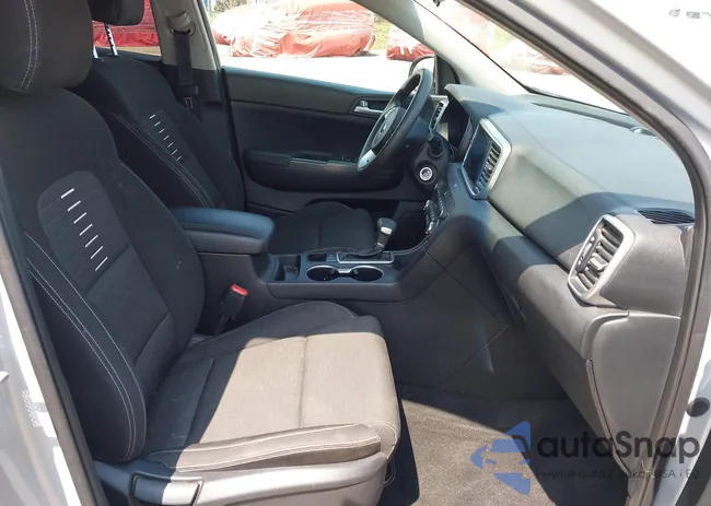 KNDPM3AC9L7646291: 42130471