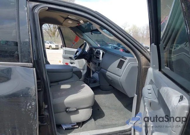 3D7KS28A58G162568: 42131581