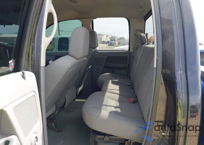 3D7KS28A58G162568: 42131581