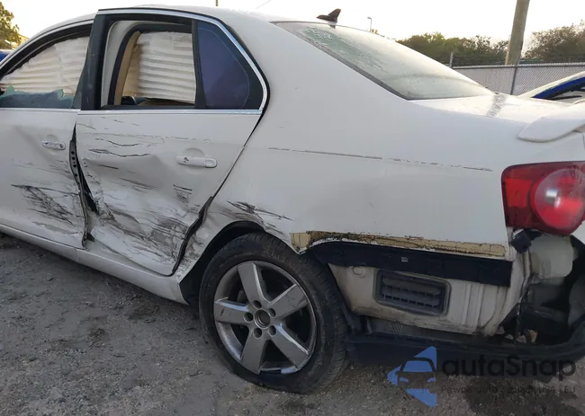 3VWRM71K18M175433: 42131607