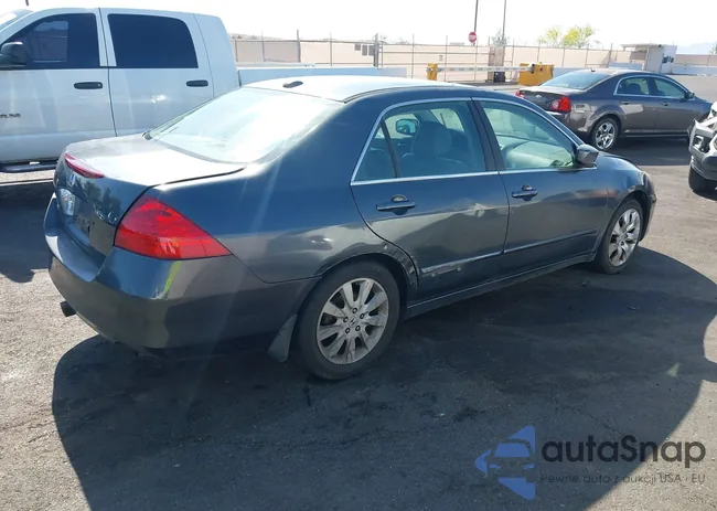 1HGCM66557A100754: 42131642