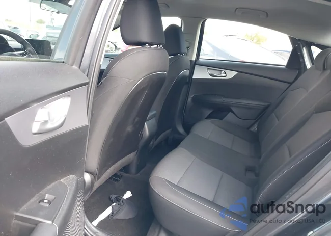 3KPF24AD6PE578103: 42131745