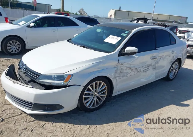 3VWLL7AJXDM392313: 42131758