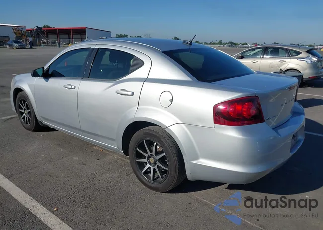 1B3BD4FB8BN579145: 42131957