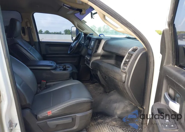 3C6UR4HJXKG720696: 42132044