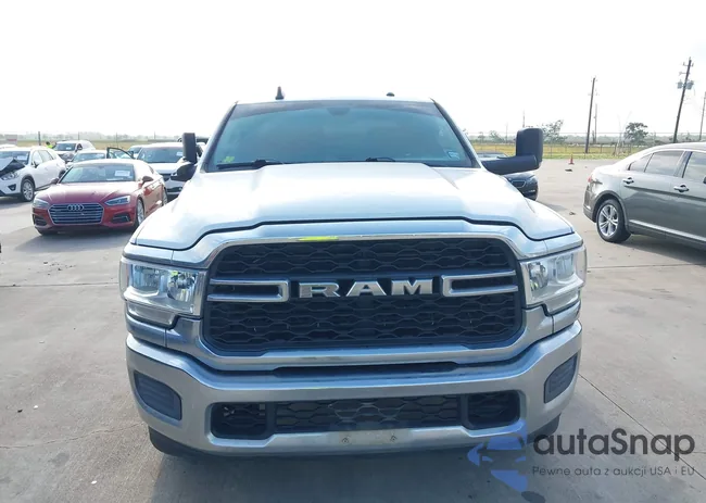 3C6UR4HJXKG720696: 42132044