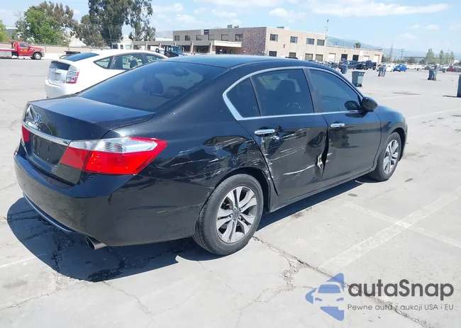 1HGCR2F38EA218092: 42131458