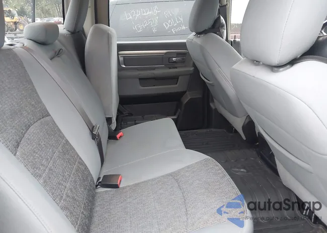 1C6RR7TTXKS658743: 42132603