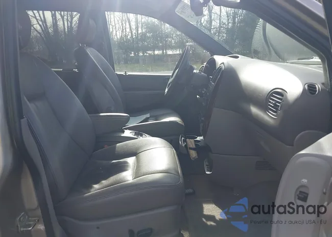 2C8GP54L93R372831: 42132738