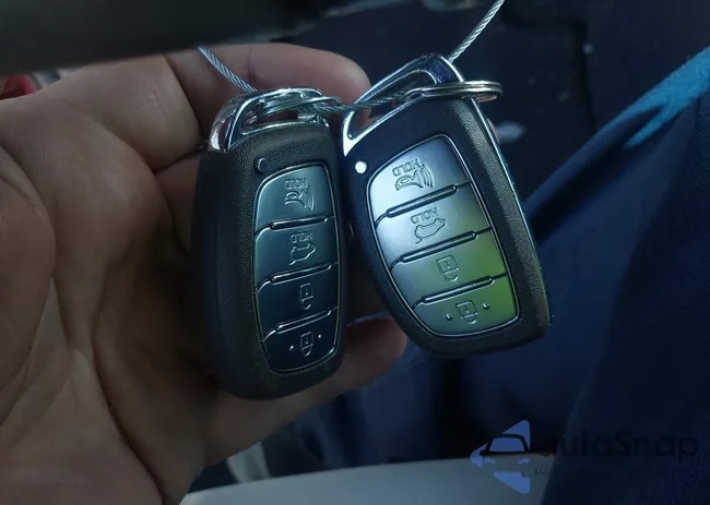 KMHC75LC4MU251111: 42132789