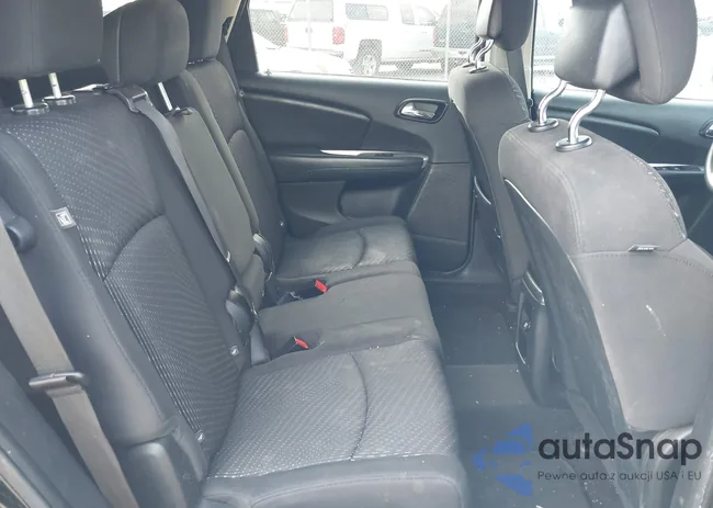 3C4PDCBG0HT571680: 42132836