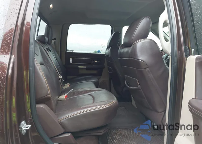 3C6UR5GL5FG501384: 42133077