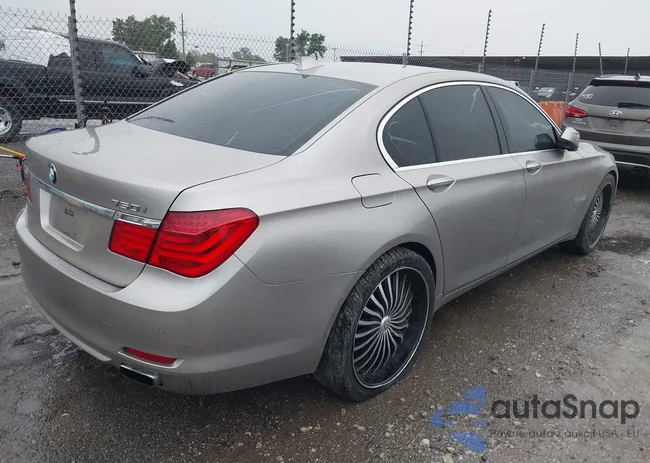 WBAKA8C50CDX01319: 42133359