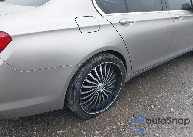 WBAKA8C50CDX01319: 42133359