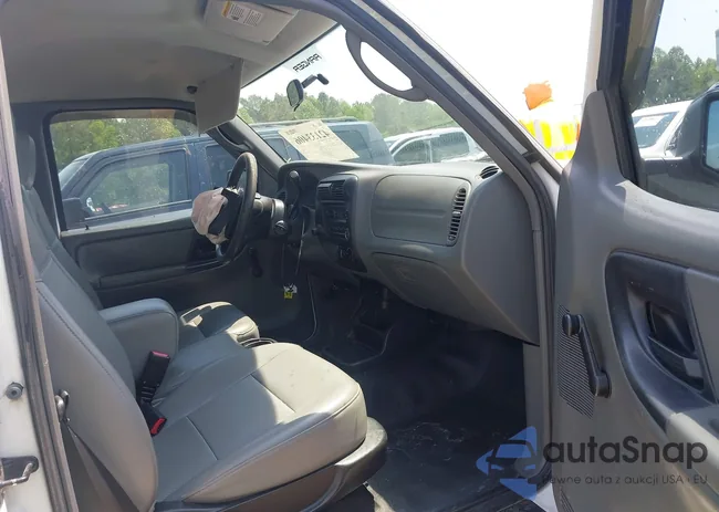 1FTYR10D98PB17709: 42133406