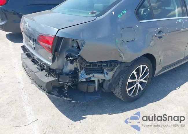 3VWDB7AJ0HM230218: 42134684