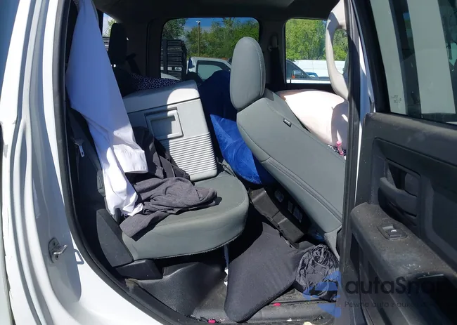 3C6TR5HT8EG269324: 42134846