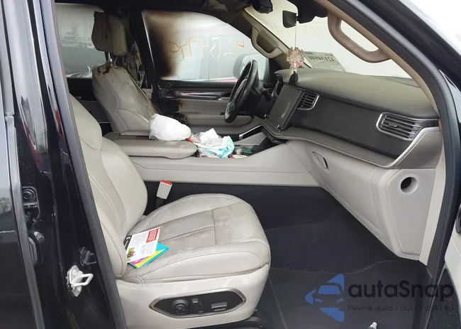 1C4SJVBT2NS128729: 42134940