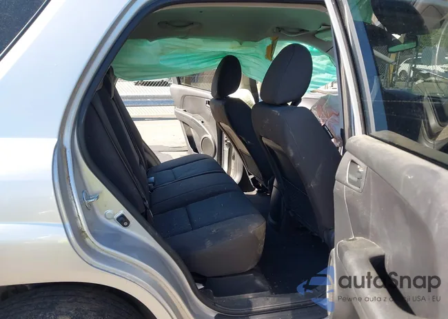 KNDKG3A40A7704893: 42136081