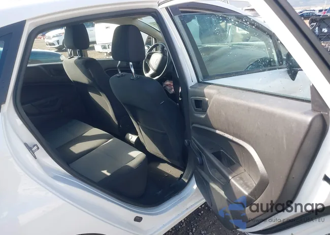 3FADP4AJ2JM136775: 42136725