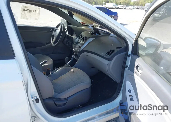 KMHCT4AE1FU827413: 42136768