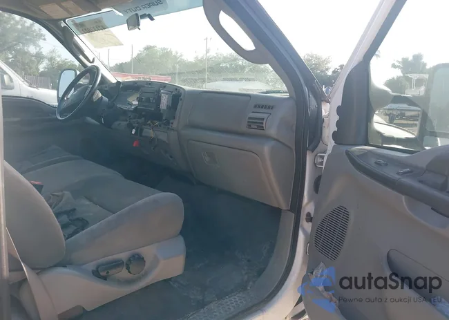 1FDNF20525EA87904: 42137022