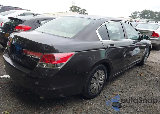 1HGCP2F38BA133304: 42137108