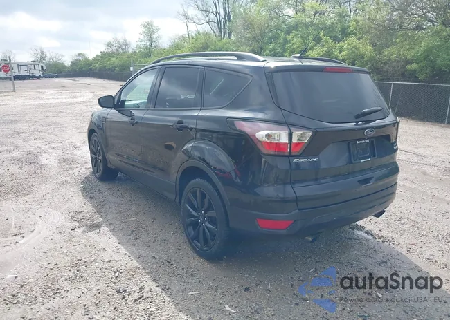 1FMCU0GD7HUD07773: 42136397