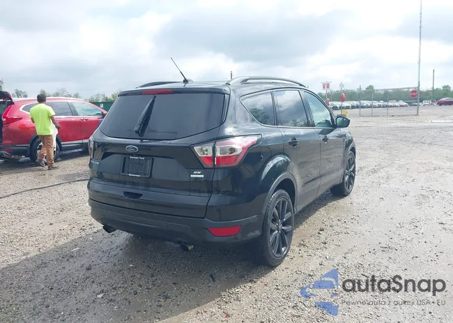 1FMCU0GD7HUD07773: 42136397