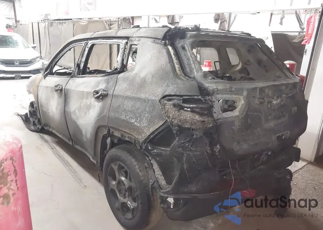 3C4NJDDB2NT233782: 42137677