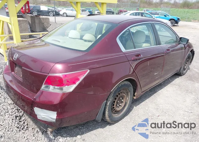 1HGCP26308A063483: 42137811