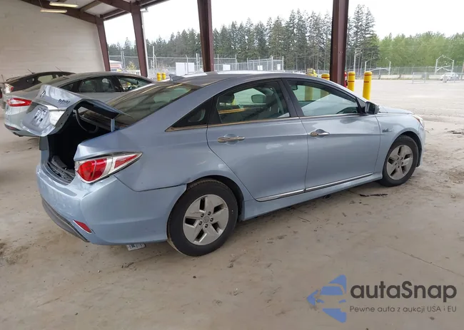 KMHEC4A44CA035656: 42138041