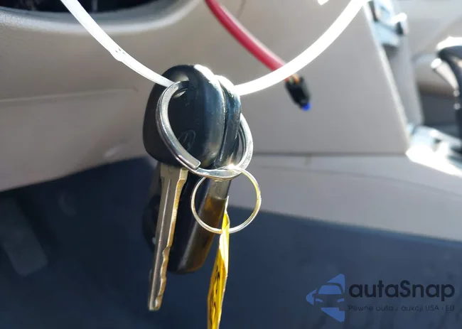 KMHD74LF5HU122504: 42137219