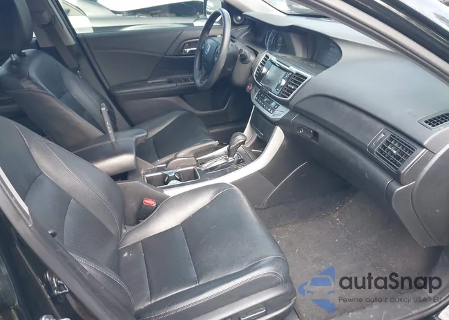 1HGCR3F85FA027703: 42137300