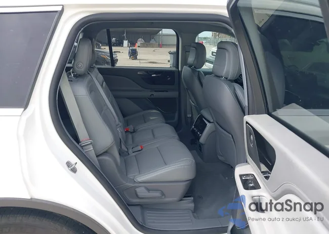 5LM5J7WC1LGL28593: 42137327