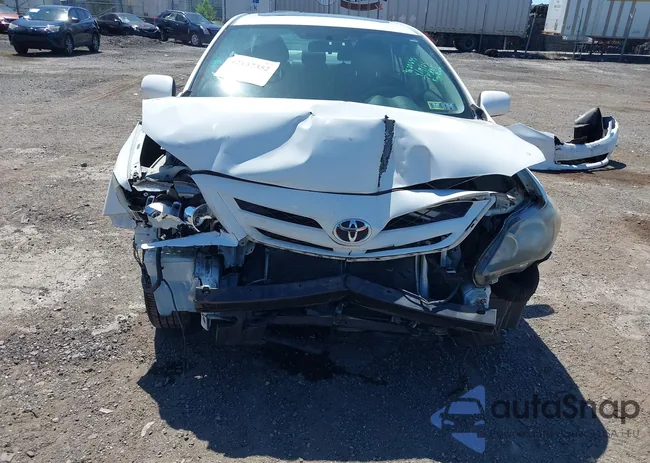 2T1BU4EE3BC729367: 42137352