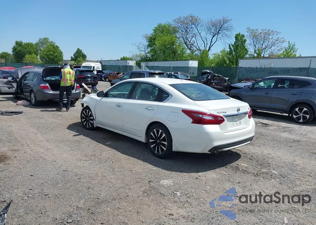 1N4AL3APXJC213164: 42137446