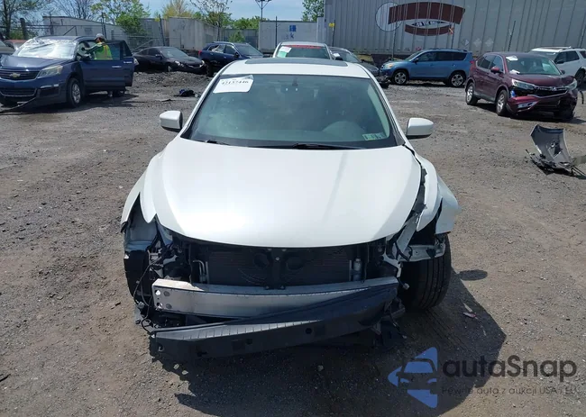 1N4AL3APXJC213164: 42137446