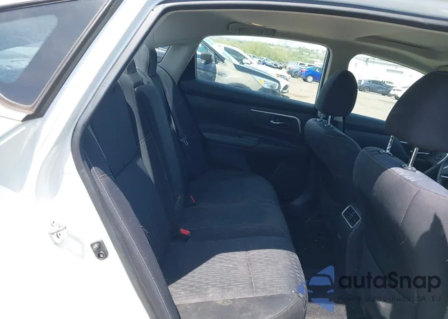 1N4AL3APXJC213164: 42137446