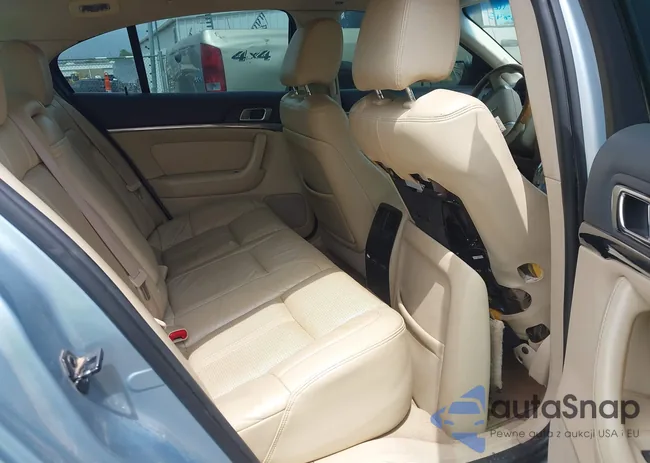 1LNHM94R89G600463: 42138845