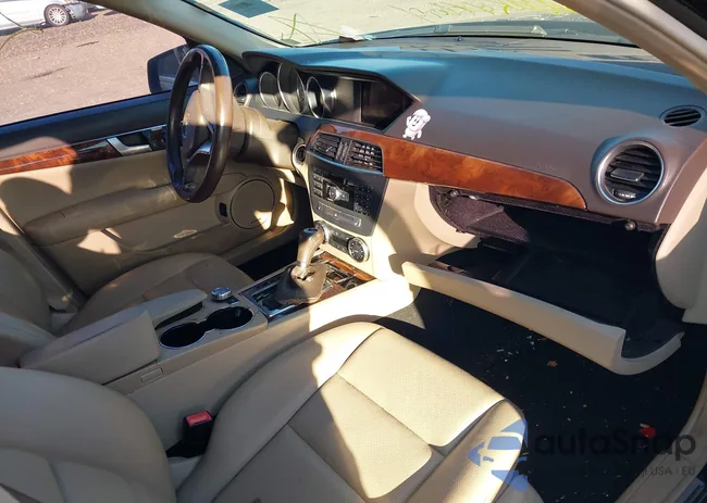 WDDGF8BB7CR198950: 42138119