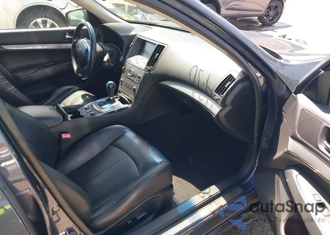 JN1CV6AR9BM403536: 42138158