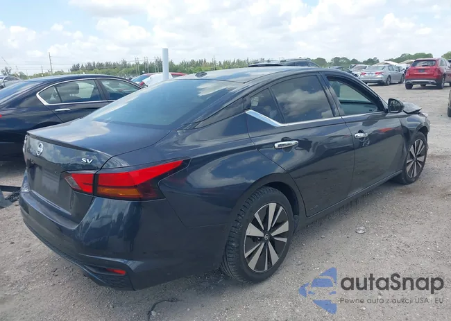 1N4BL4DV2KC128311: 42138328