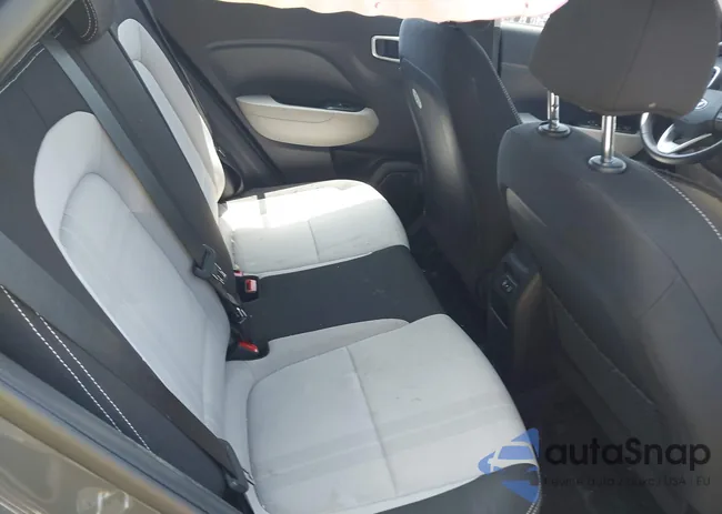 KMHRC8A30RU310222: 42138441